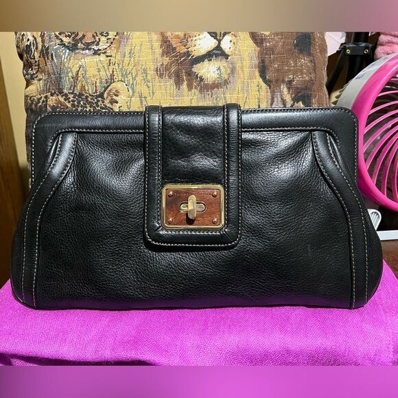 TOMMY HILFIGER LEATHER CLUTCH - Picture 1 of 7